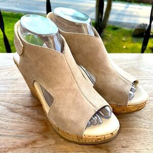 CORDANI Beige Suede Leather Heeled Platform Wedge Sandals 7.5 US